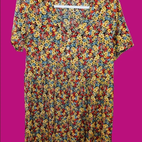 Floral Short Sleeve Dress - Picture 2 of 7